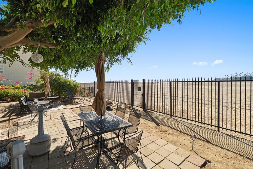1030 E Ocean 308 Property Photo 34