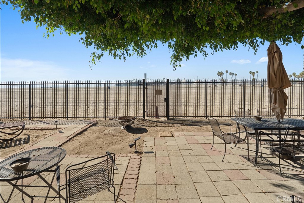 1030 E Ocean 308 Property Photo 35