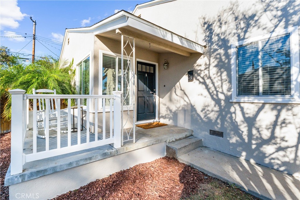 601 W Southgate Avenue Property Photo 4