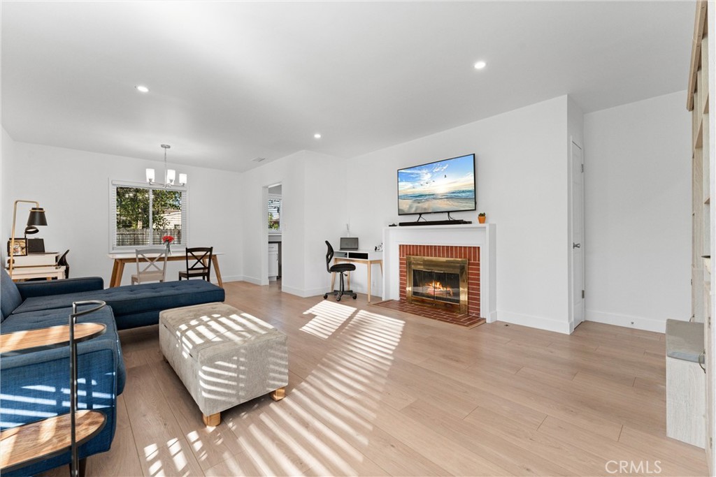 601 W Southgate Avenue Property Photo 6