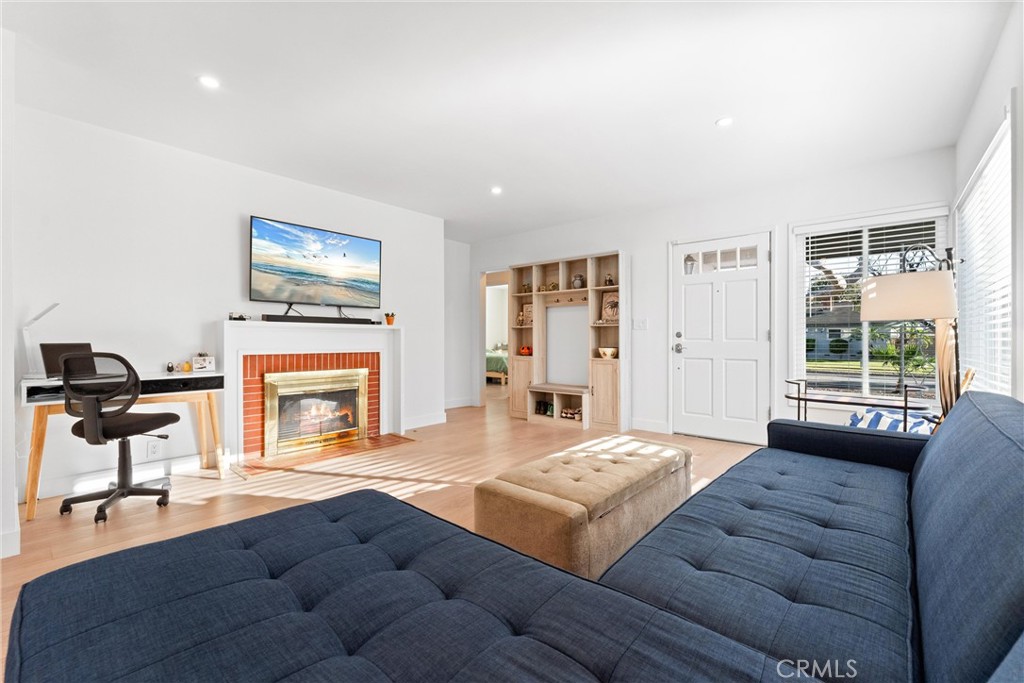 601 W Southgate Avenue Property Photo 8