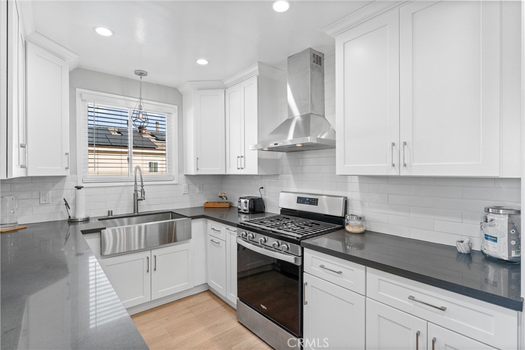 601 W Southgate Avenue Property Photo 16