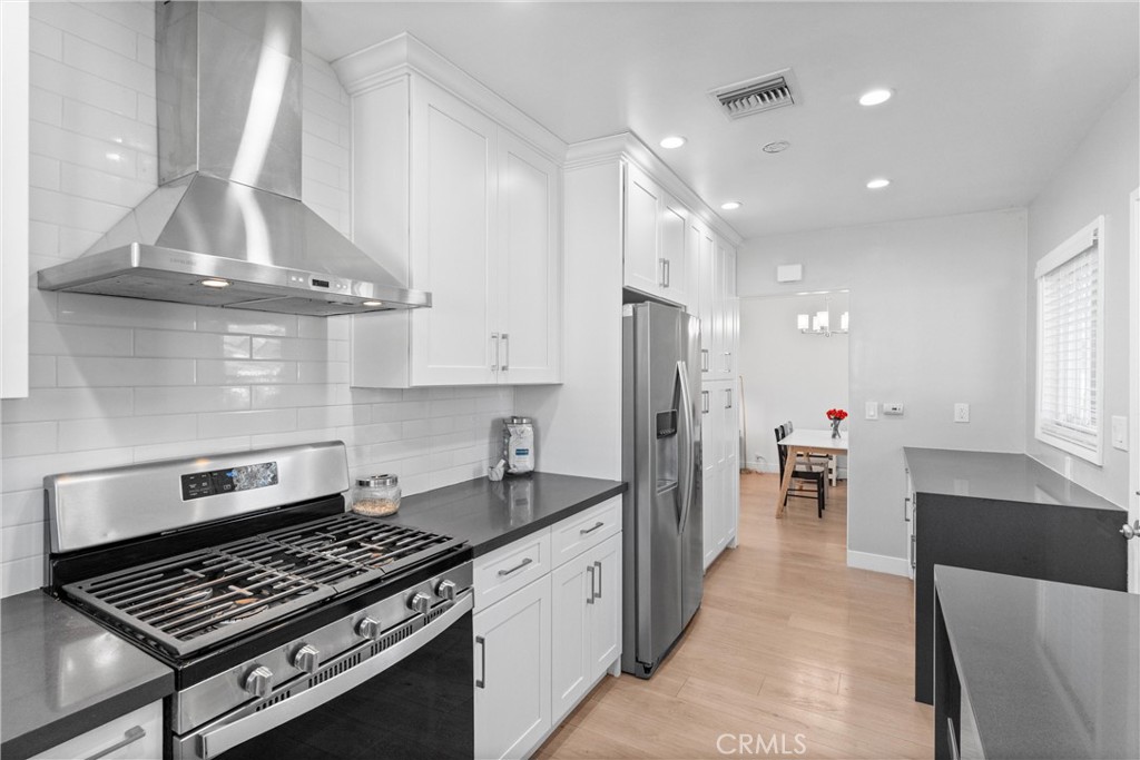 601 W Southgate Avenue Property Photo 17