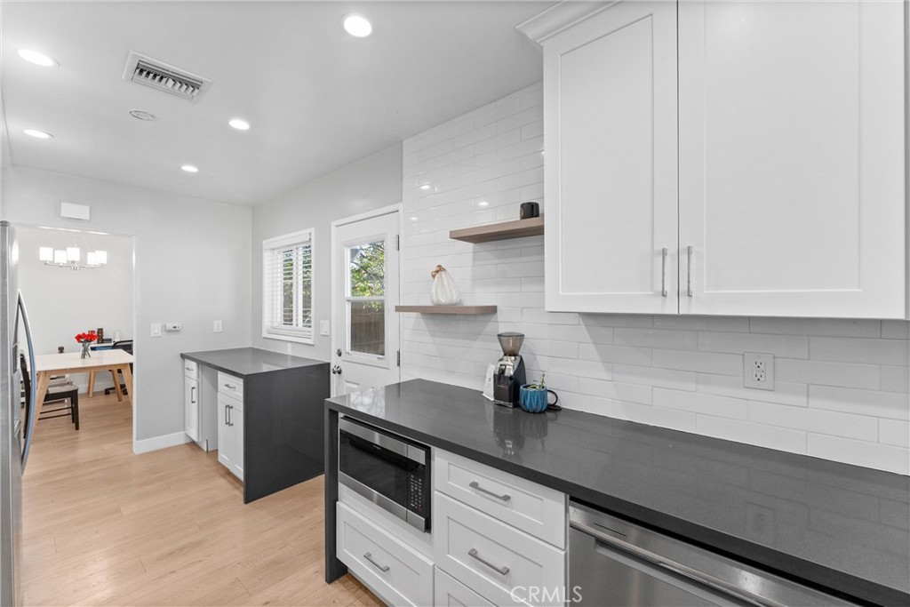 601 W Southgate Avenue Property Photo 18