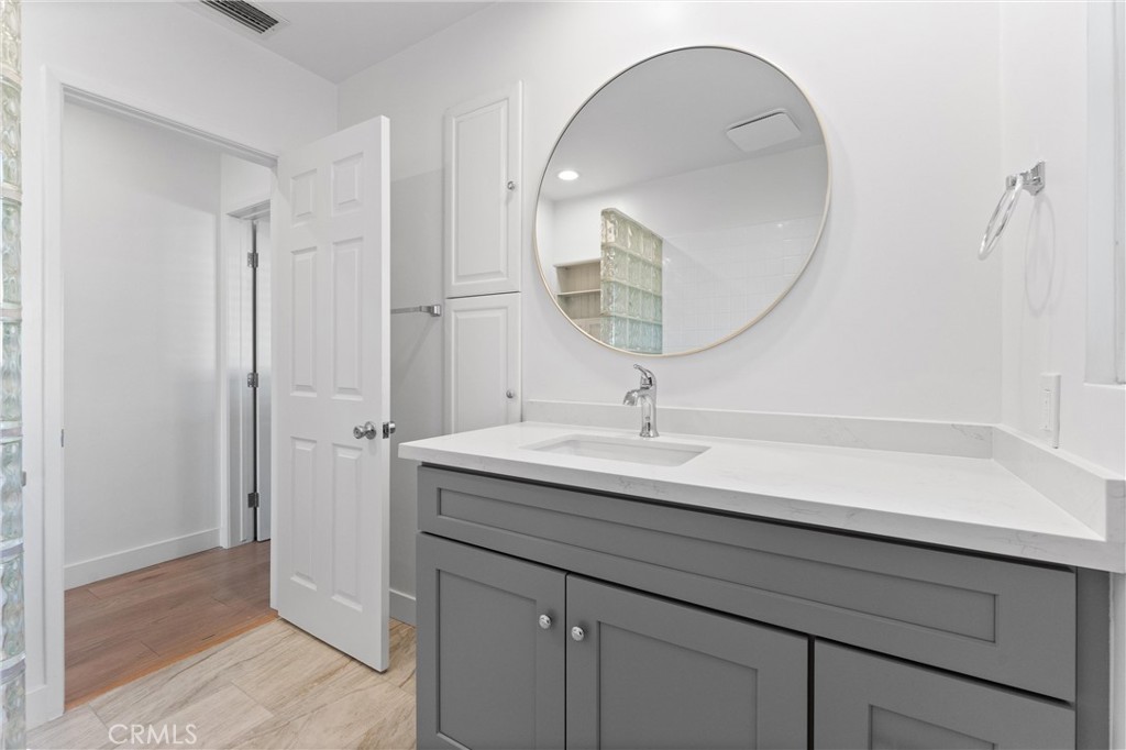 601 W Southgate Avenue Property Photo 23