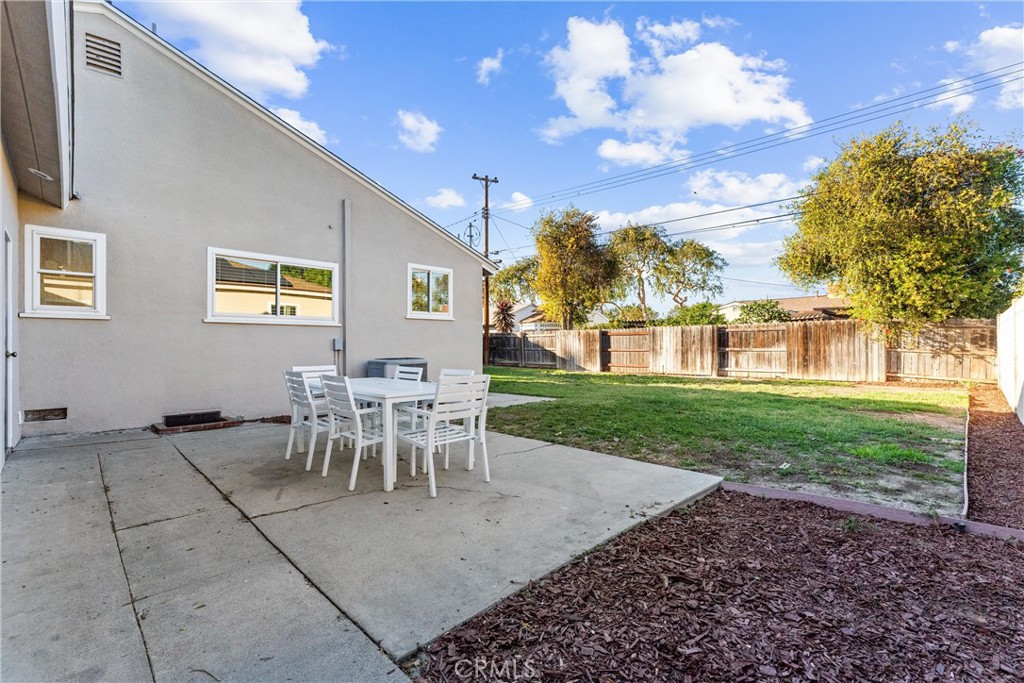 601 W Southgate Avenue Property Photo 28