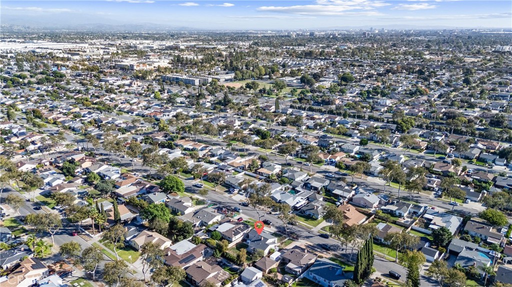 601 W Southgate Avenue Property Photo 33