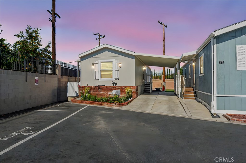 501 Willow Drive Property Photo 2