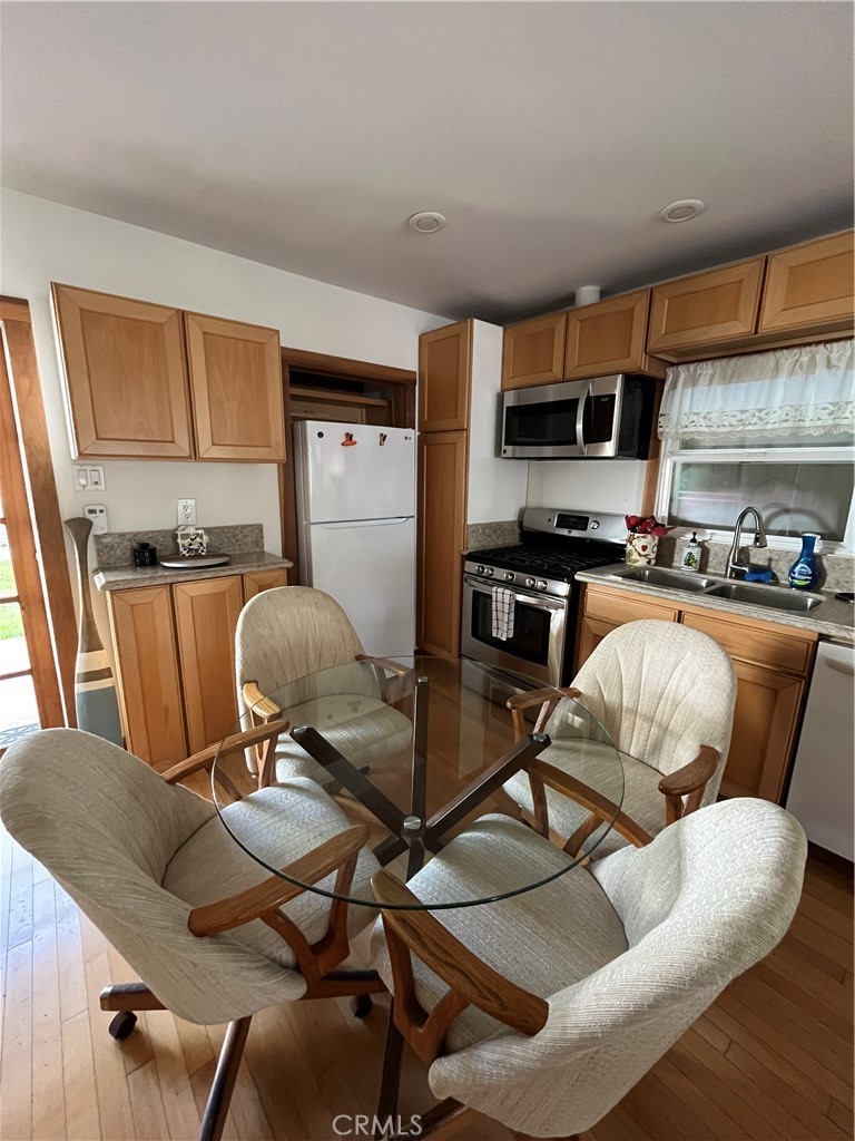 406 11th Property Photo 8
