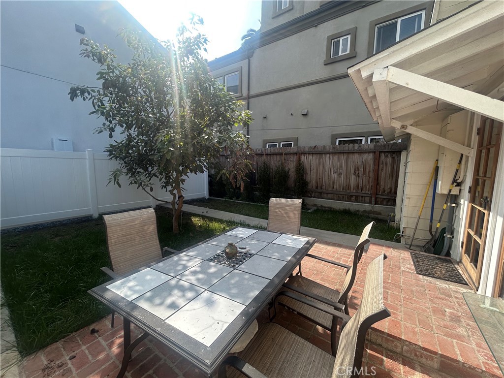 406 11th Property Photo 11