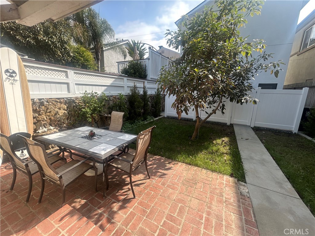 406 11th Property Photo 12