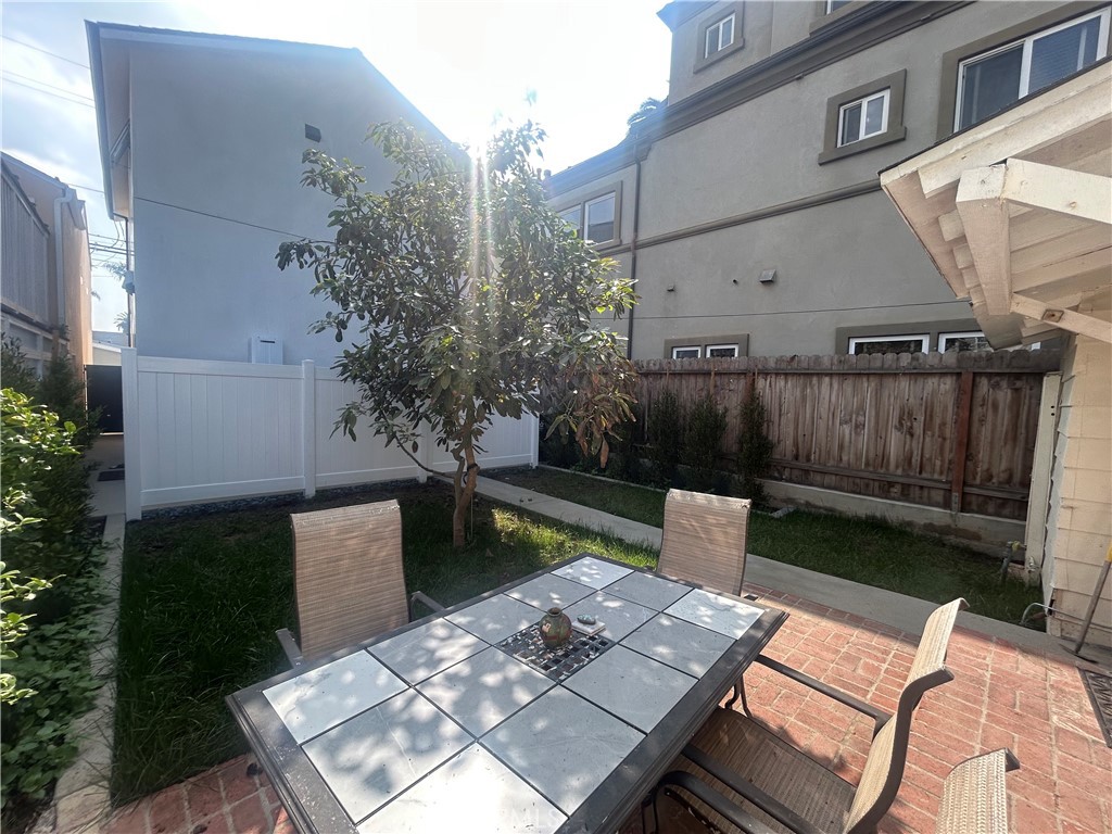 406 11th Property Photo 13
