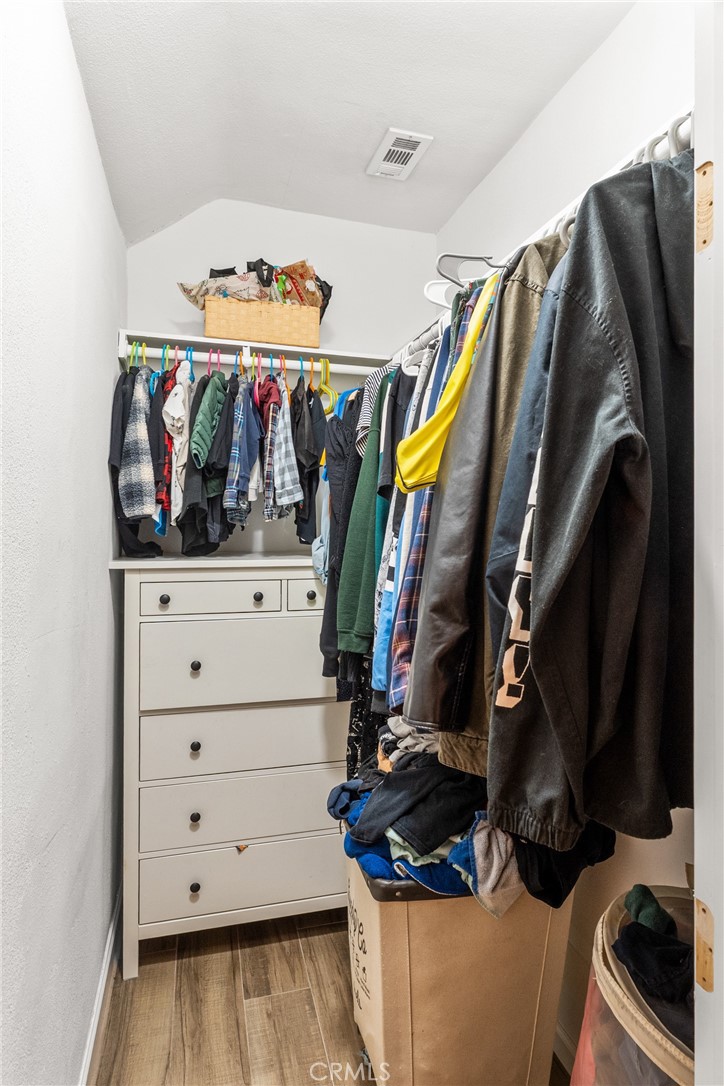 633 S Glassell Street Property Photo 6