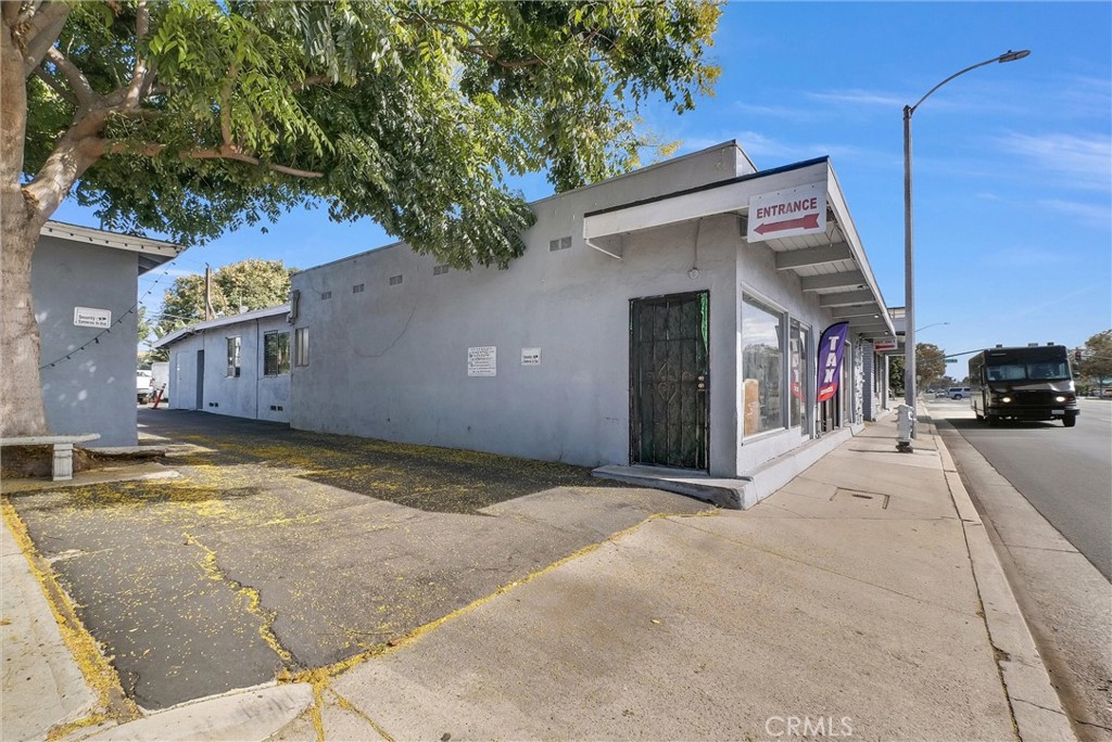 1819 W 17th Property Photo 7
