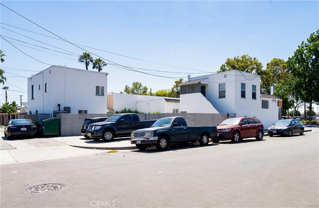 13000 Paramount Property Photo 1