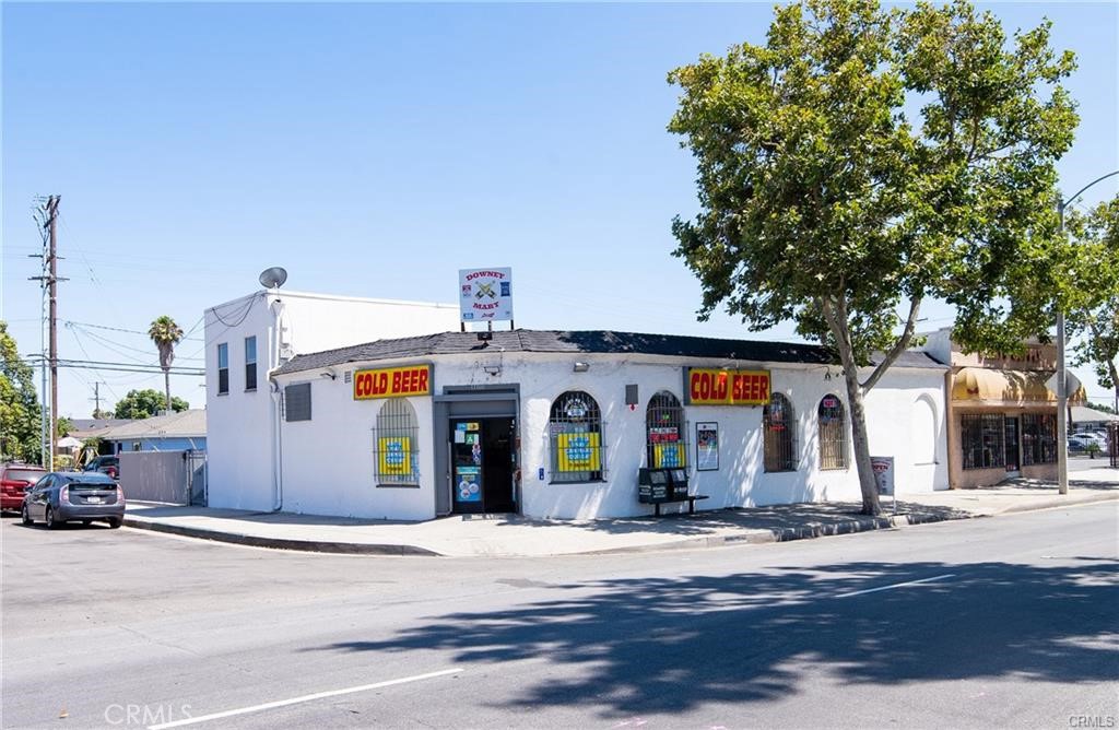 13000 Paramount Property Photo 2