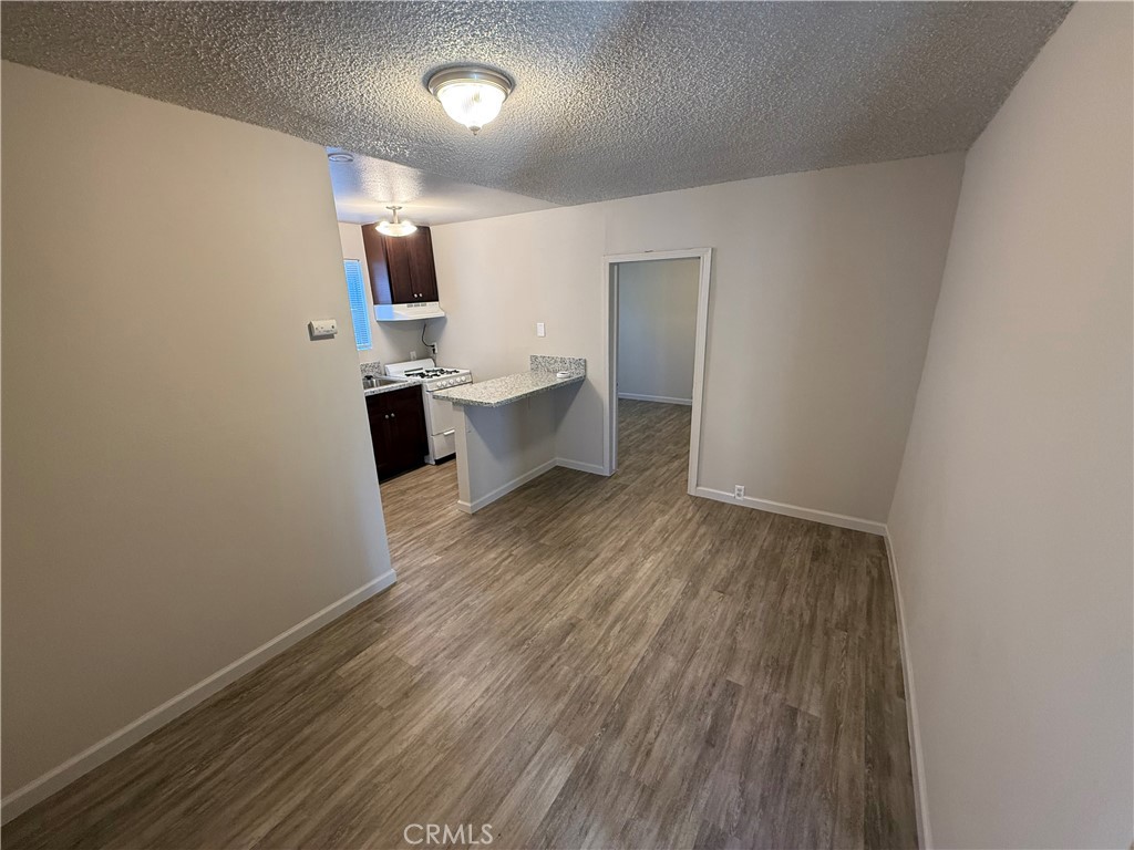 13000 Paramount Property Photo 7