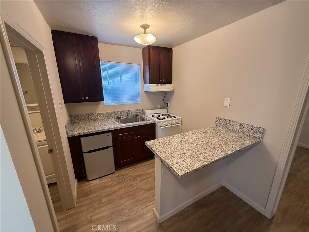 13000 Paramount Property Photo 8