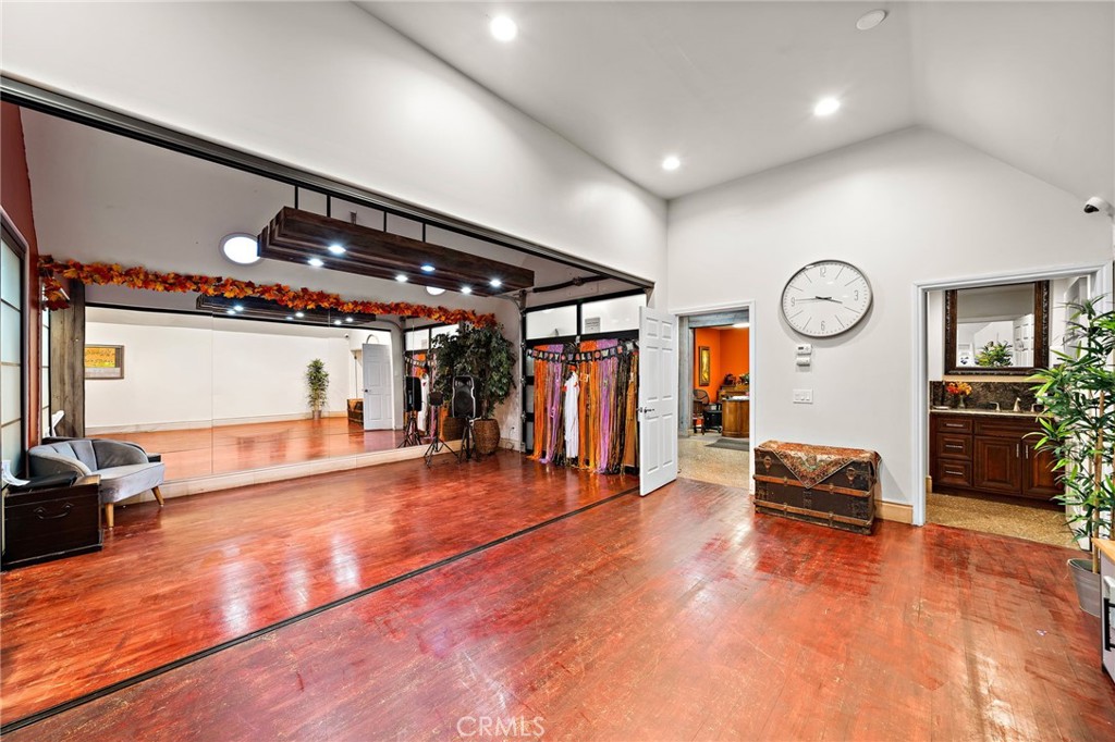 23201 Orange Property Photo 15