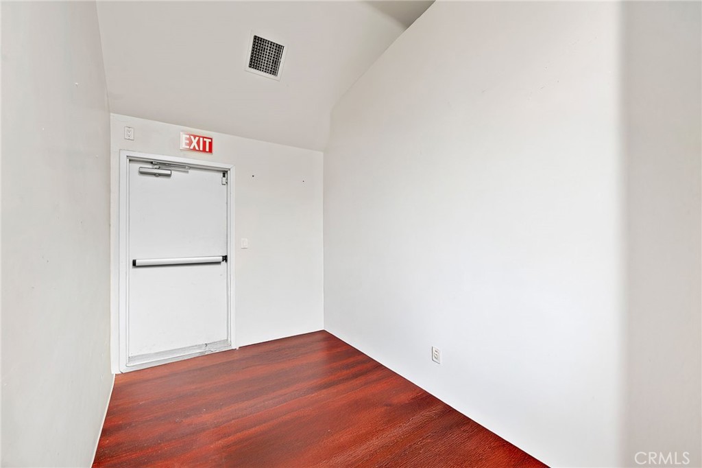23201 Orange Property Photo 36