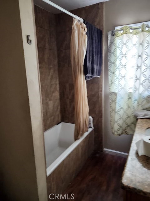 1238 E 100th Property Photo 8