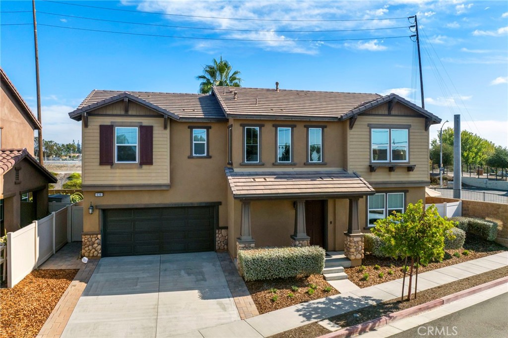 636 S Lakeshore Drive Property Photo 1