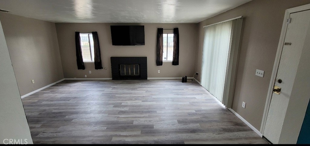 4821 Village Green Property Photo 3