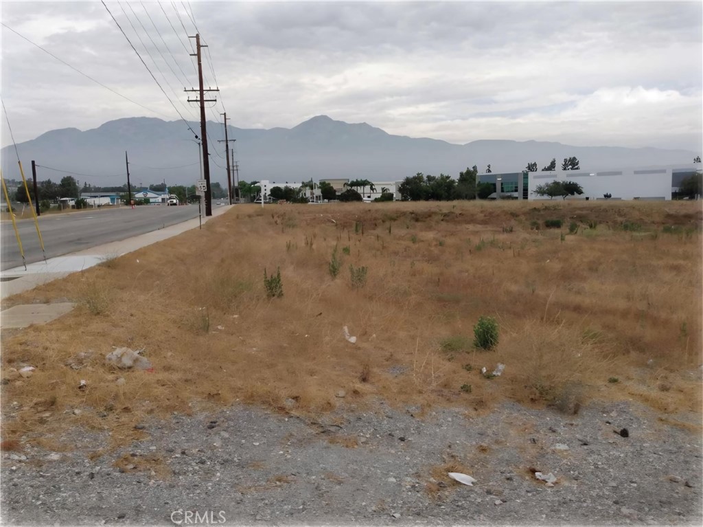 8825 Vineyard Avenue Property Photo 3