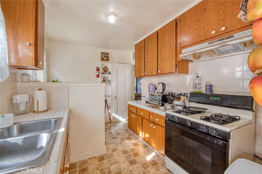 3982 S Gramercy Property Photo 11