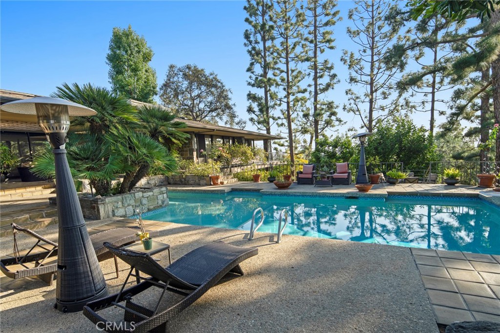 1458 Hillcrest Property Photo 10