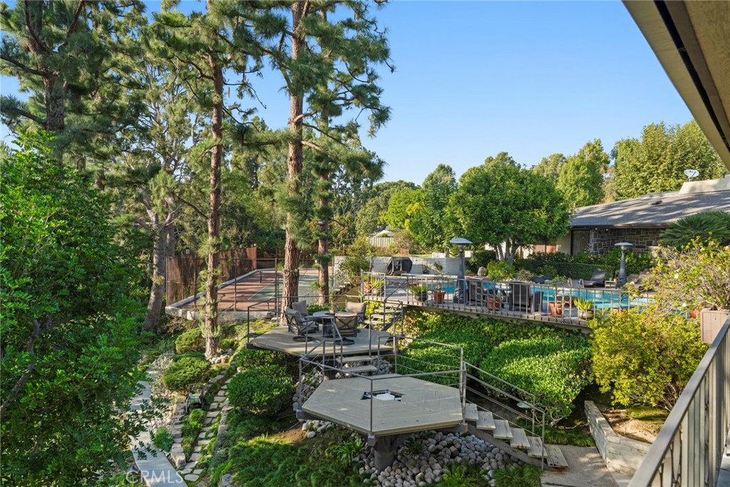 1458 Hillcrest Property Photo 13