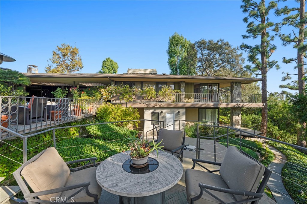 1458 Hillcrest Property Photo 14