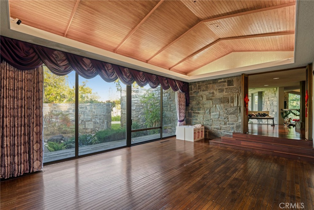 1458 Hillcrest Property Photo 40