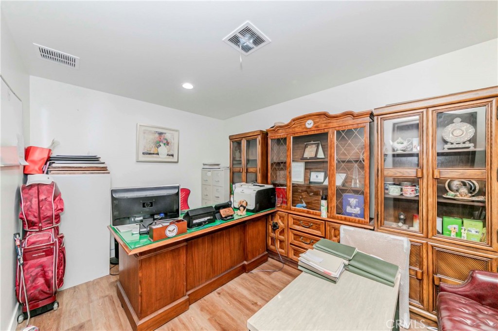 702 W Holt Avenue Property Photo 11