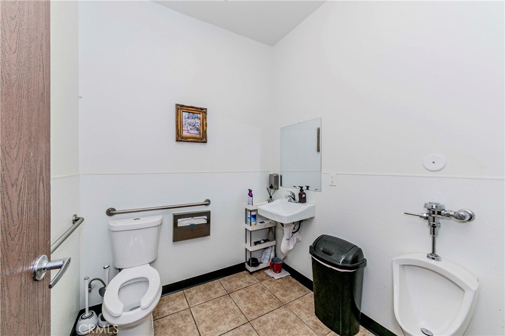 702 W Holt Avenue Property Photo 18