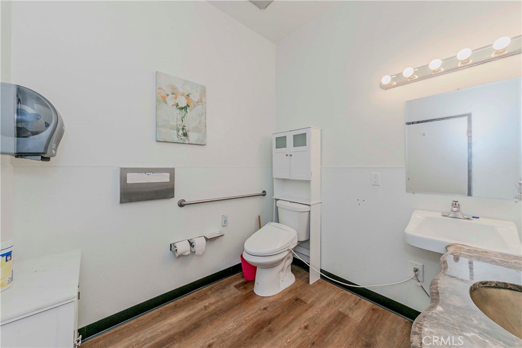 702 W Holt Avenue Property Photo 24