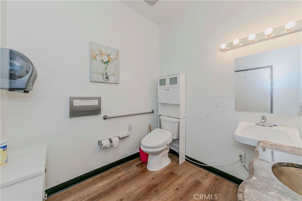 702 W Holt Avenue Property Photo 15