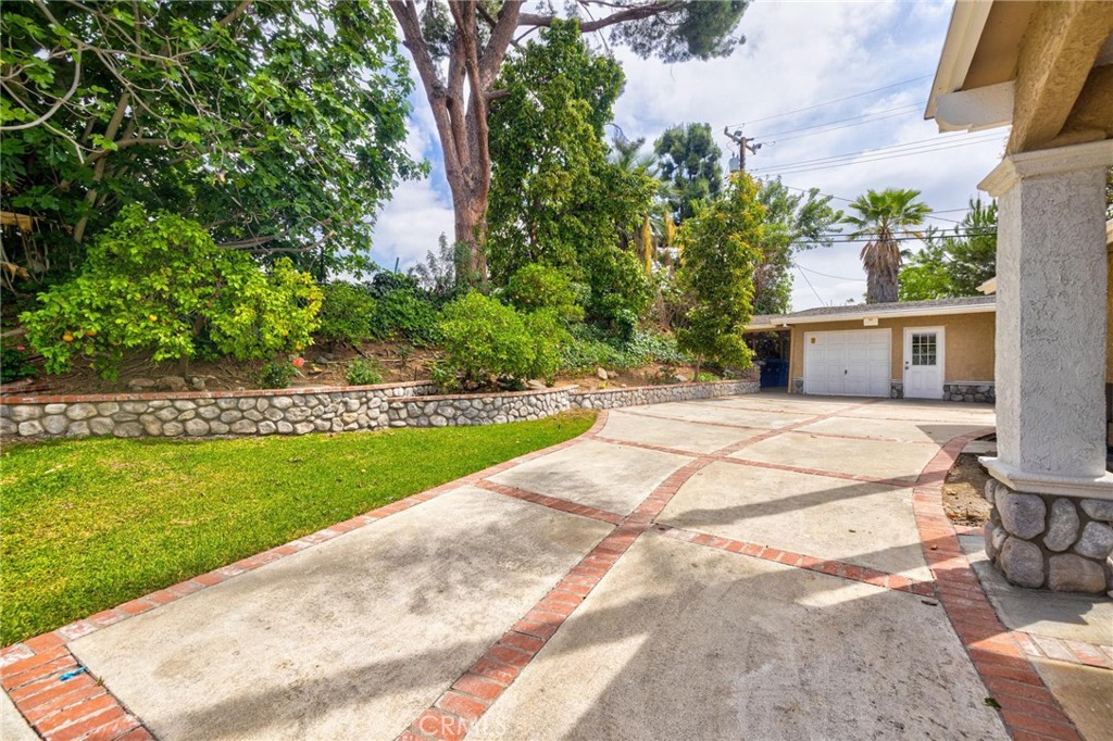 16875 Sausalito Drive Property Photo 3