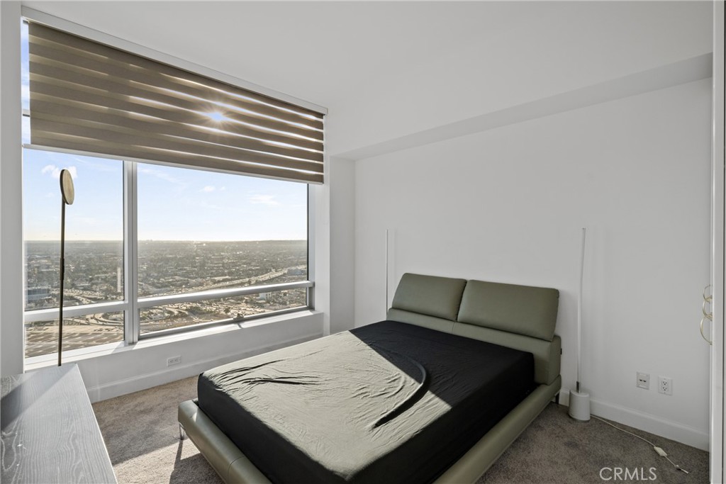 900 W Olympic Boulevard 46b Property Photo 18