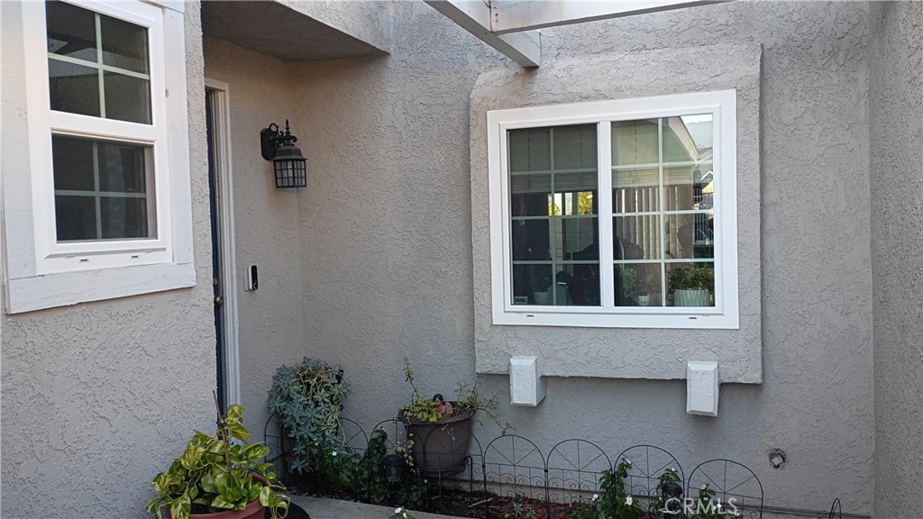 1649 Toyon Property Photo 1
