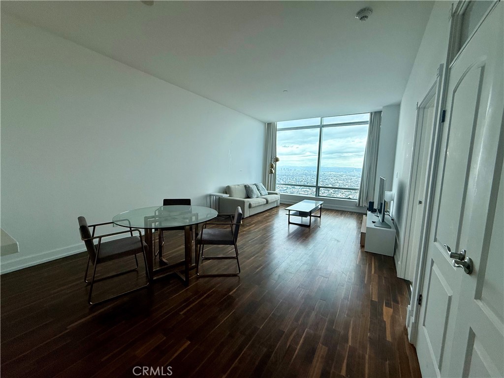 900 W Olympic Boulevard 41f Property Photo 10