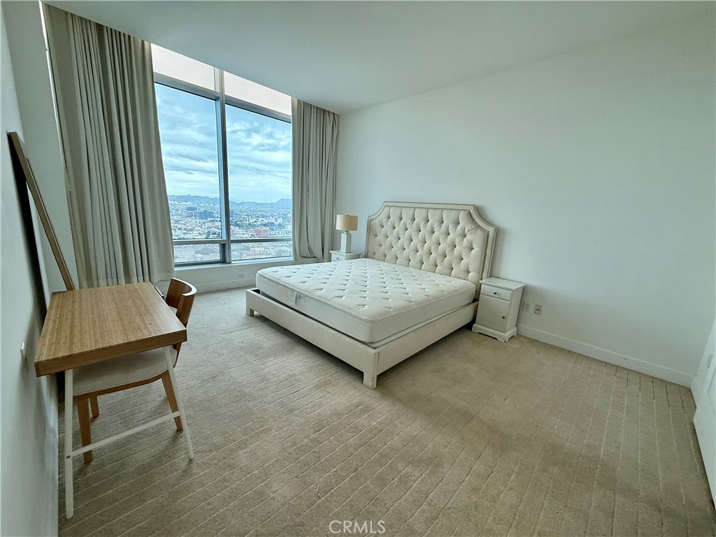 900 W Olympic Boulevard 41f Property Photo 11
