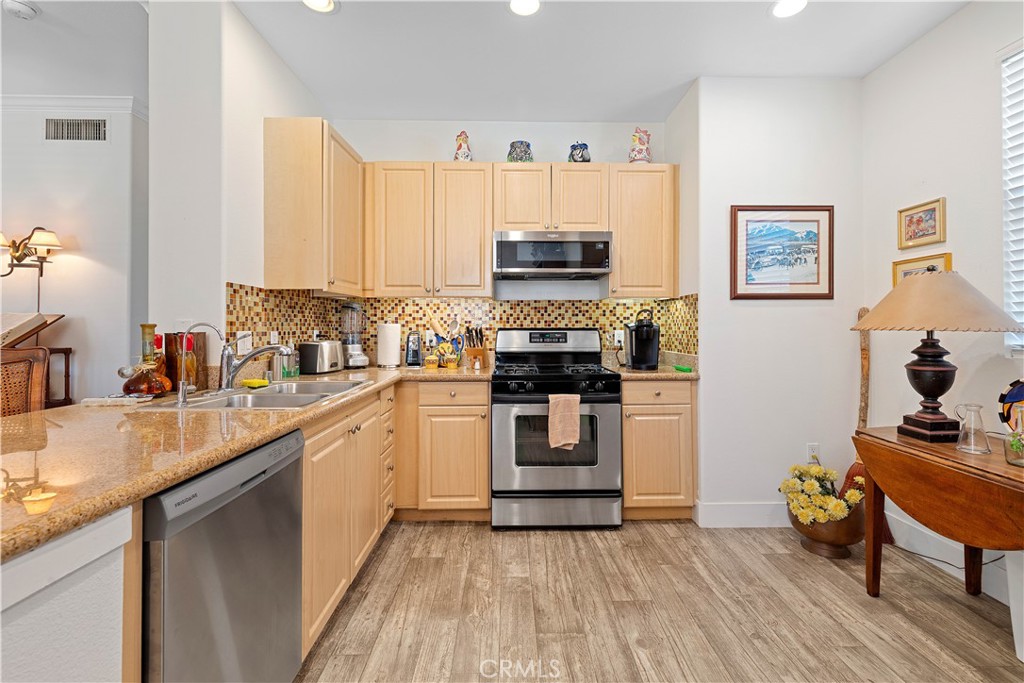 2408 Watermarke Place Property Photo 18