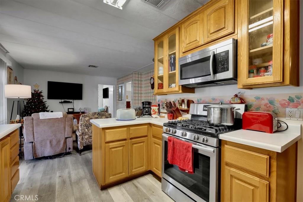 9800 Base Line Road 114 Property Photo 11