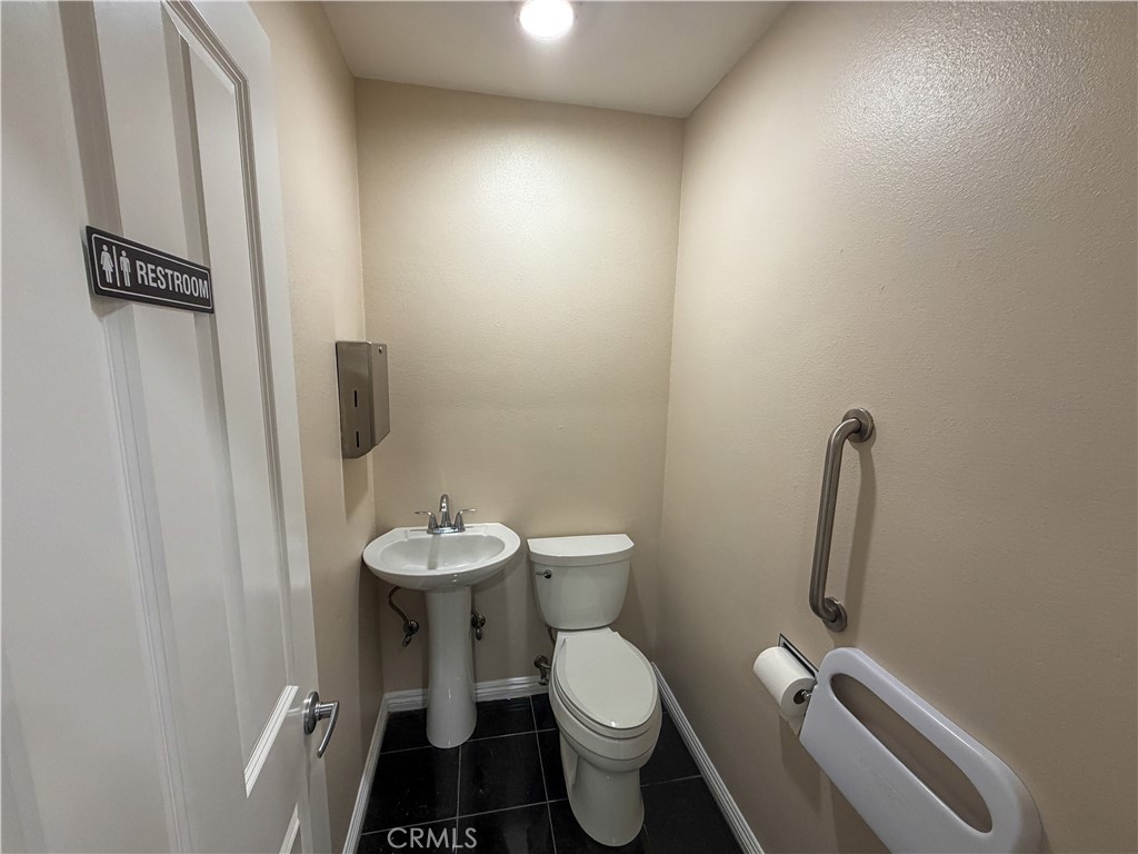 601 E Chapman Avenue Property Photo 15