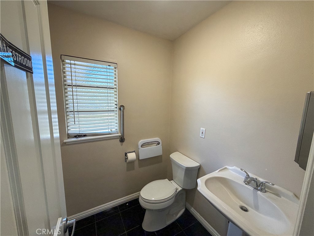 601 E Chapman Avenue Property Photo 21