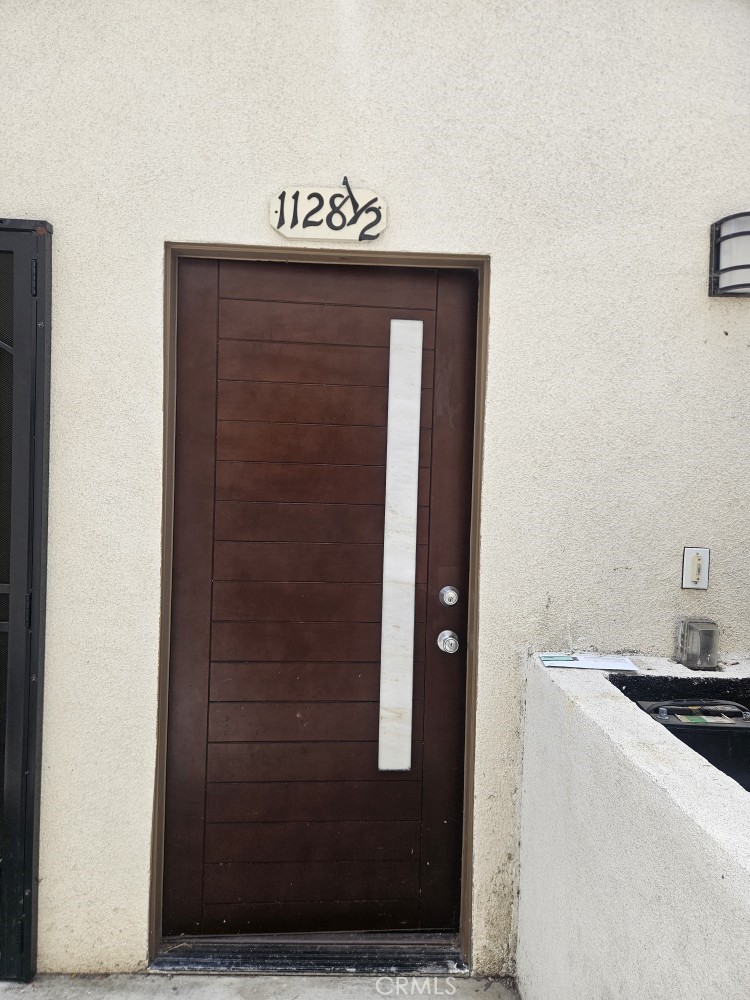 1128 1/2 E 28th Property Photo 2