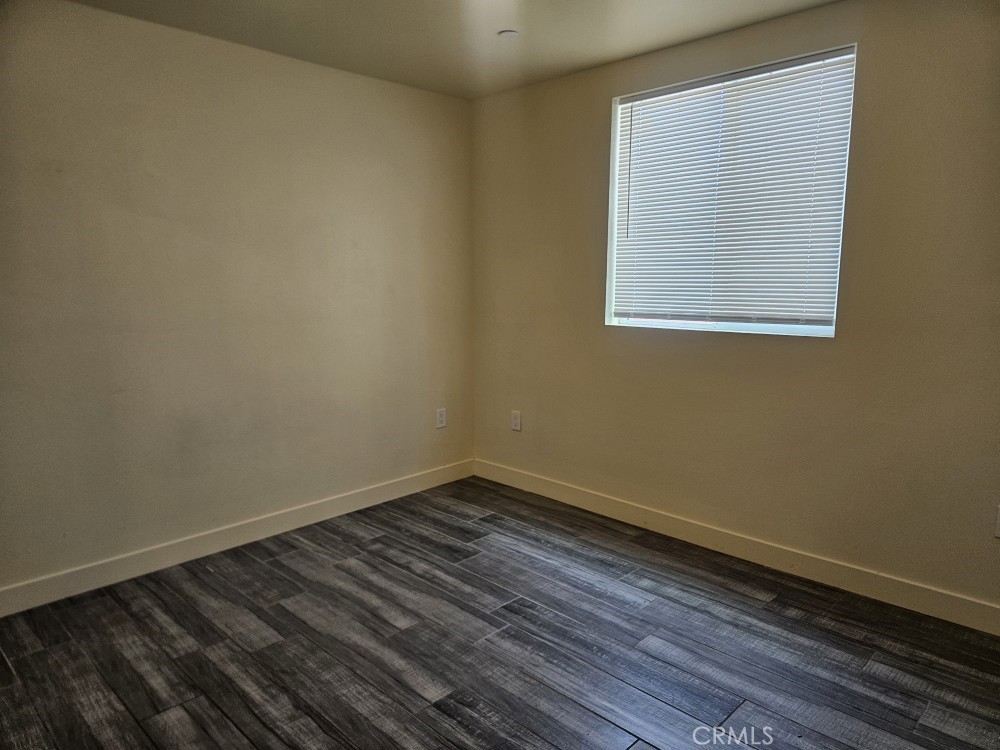 1128 1/2 E 28th Property Photo 6