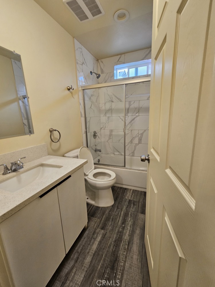 1128 1/2 E 28th Property Photo 7
