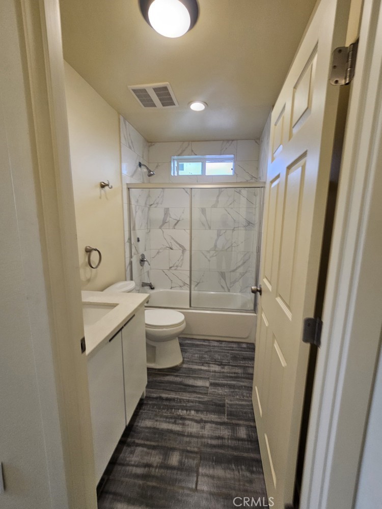 1128 1/2 E 28th Property Photo 15